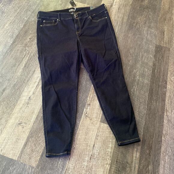 Torrid Super Soft High Rise Jegging - Picture 2 of 13